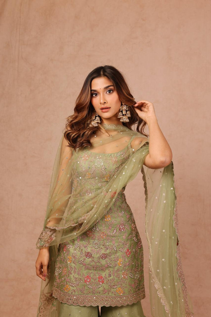 SAIEE MANJERAKAR IN REVATI SHARARA SET