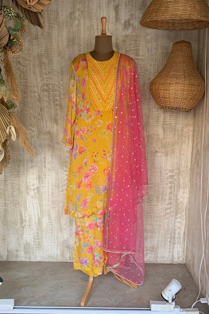 YELLOW AMIRA KURTA SET