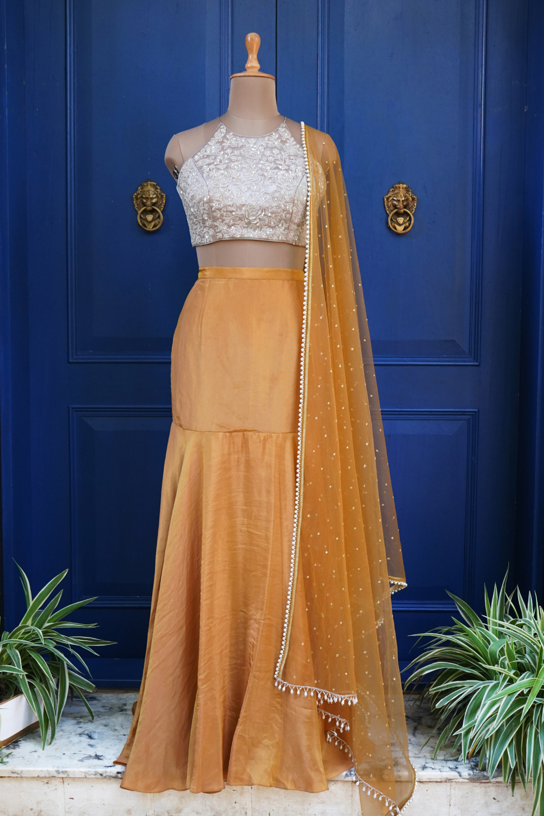 GOLD FIT AND FLARED SKIRT SET