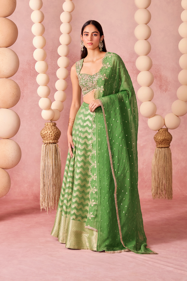 MAHI LEHENGA