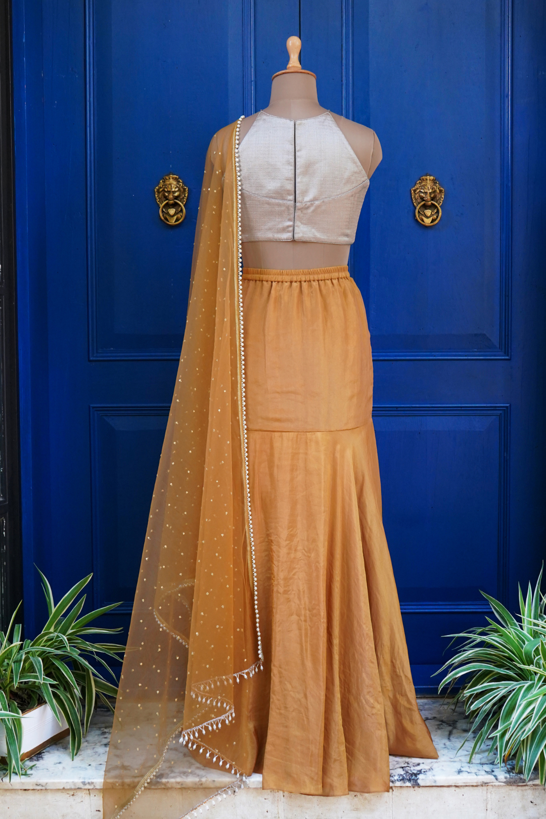 GOLD FIT AND FLARED SKIRT SET