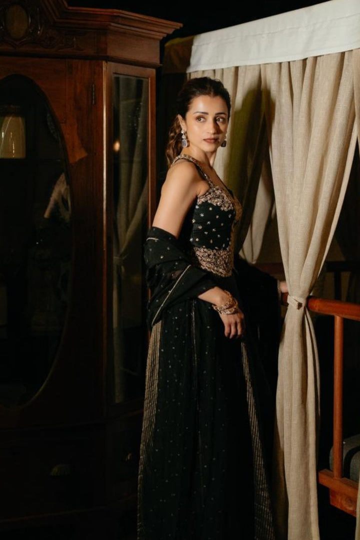 Trisha Krishnan in Black Naina