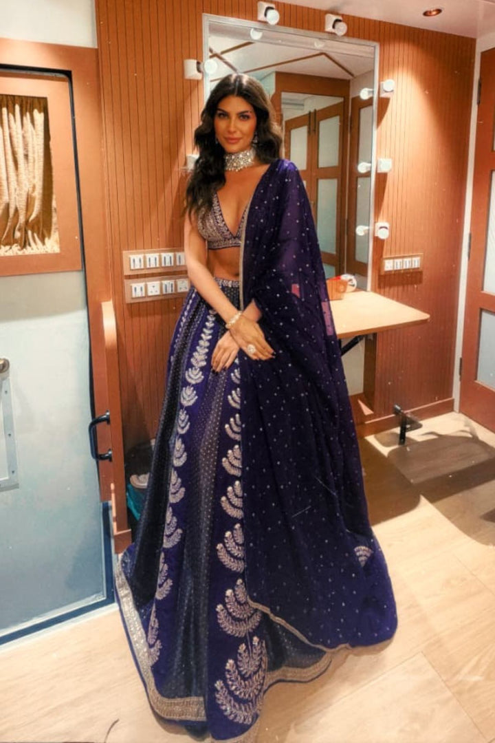 Elnaaz in Maitri Lehenga