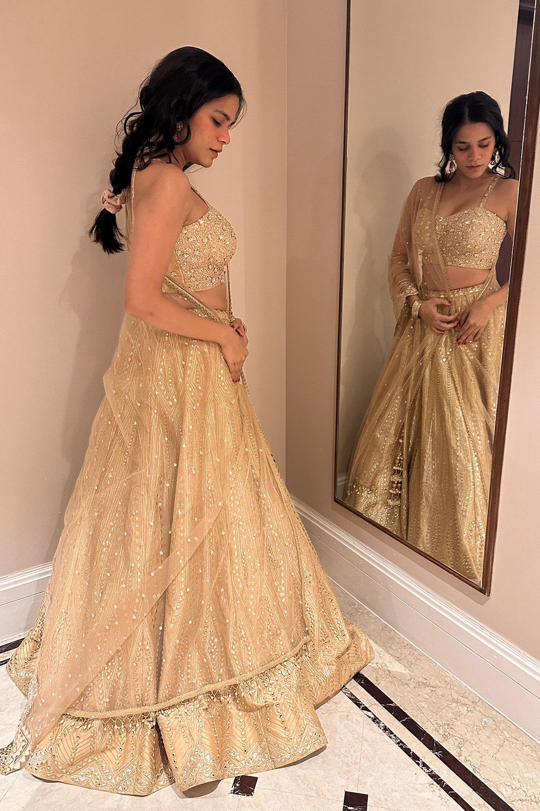 Srishti Shrivastava in Mia Gold