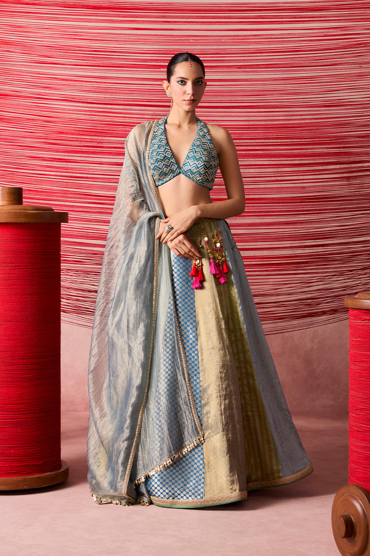ROSHNI LEHENGA