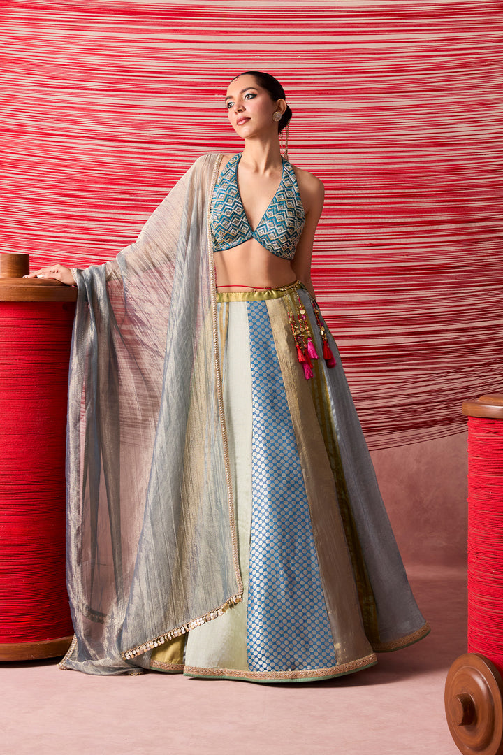 ROSHNI LEHENGA
