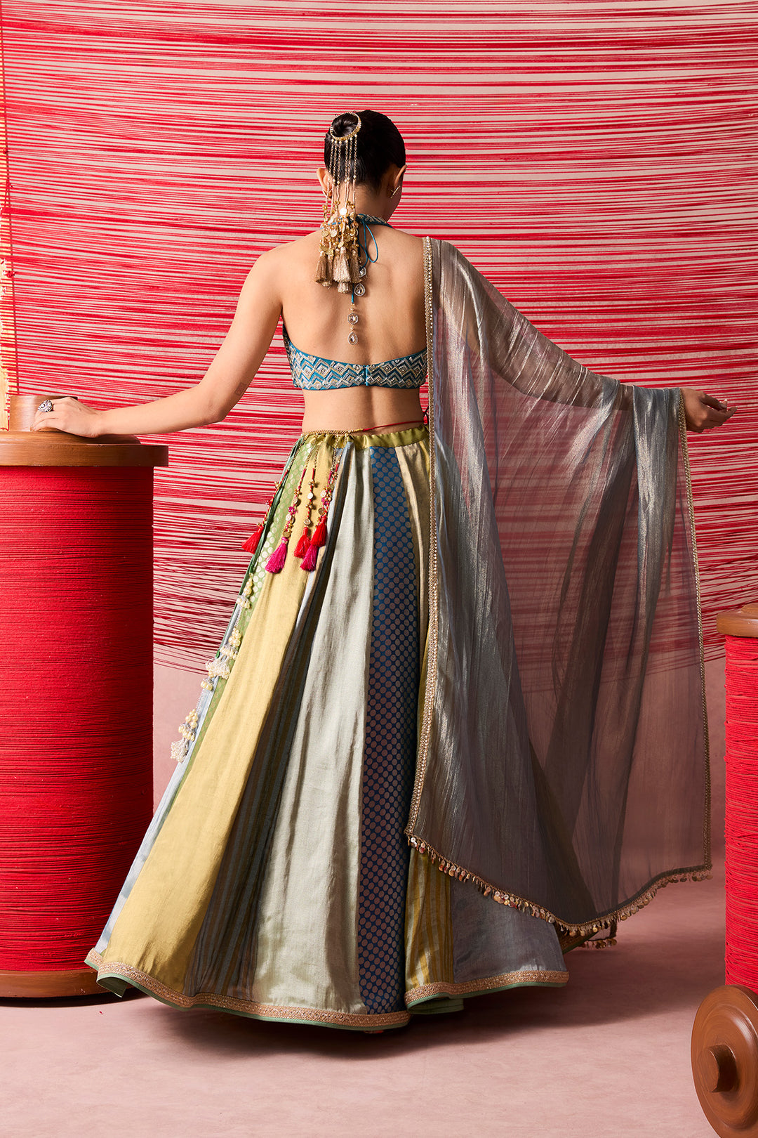 ROSHNI LEHENGA