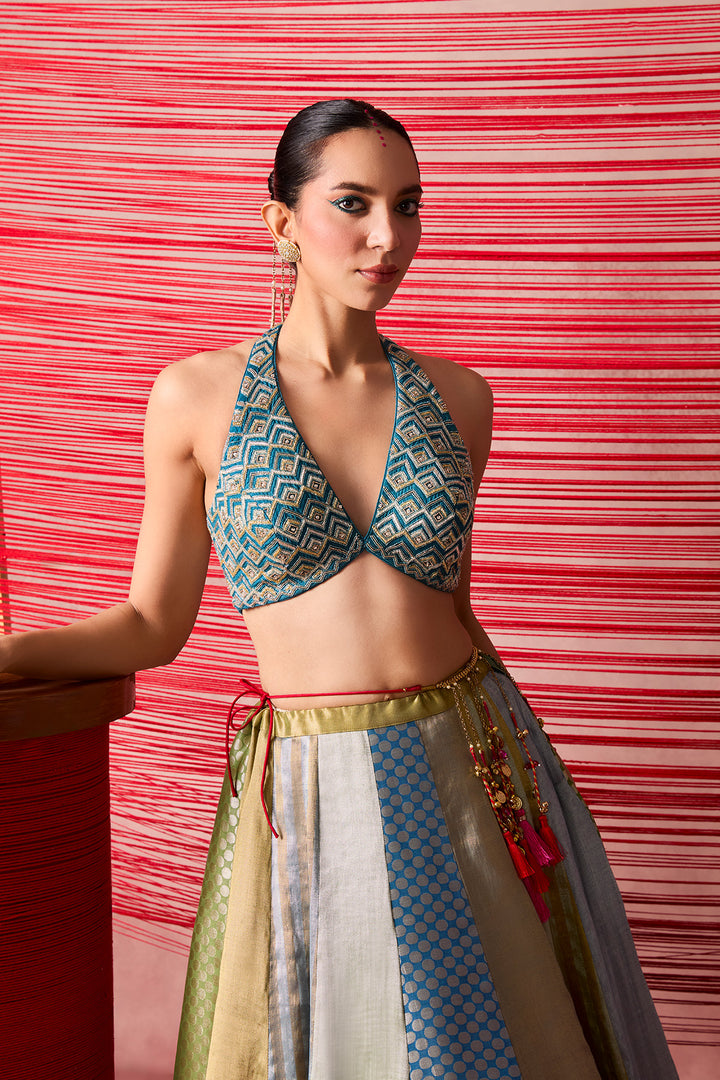 ROSHNI LEHENGA