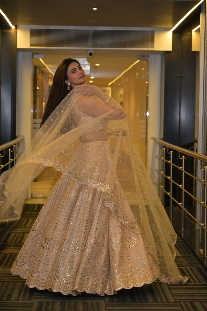 Daisy Shah in Nandini