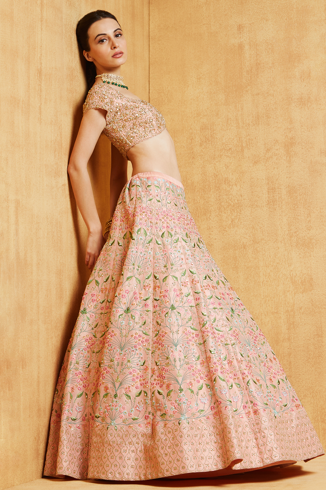 Urmi In Peach Iris