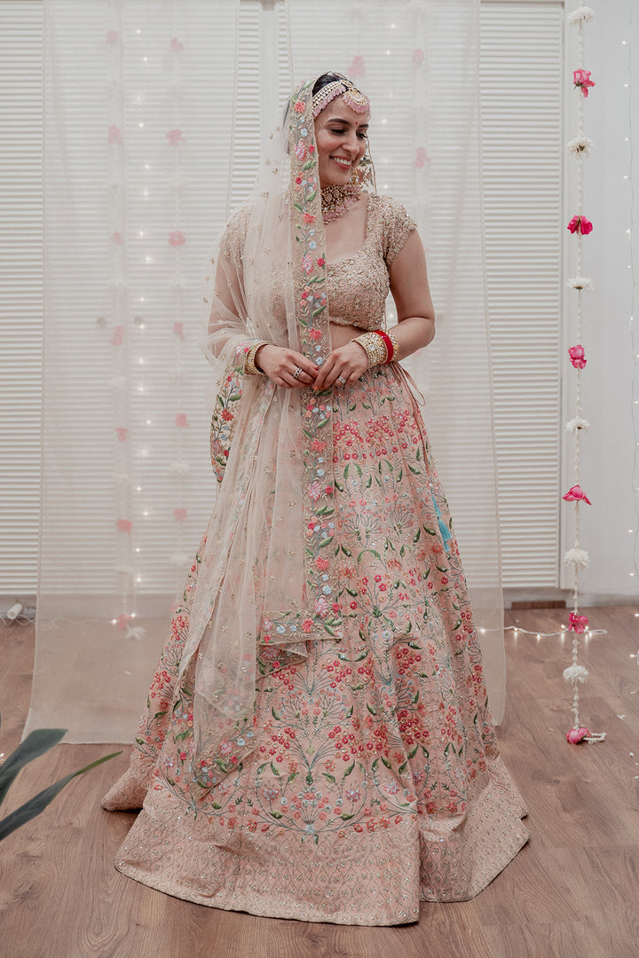 Urmi In Peach Iris
