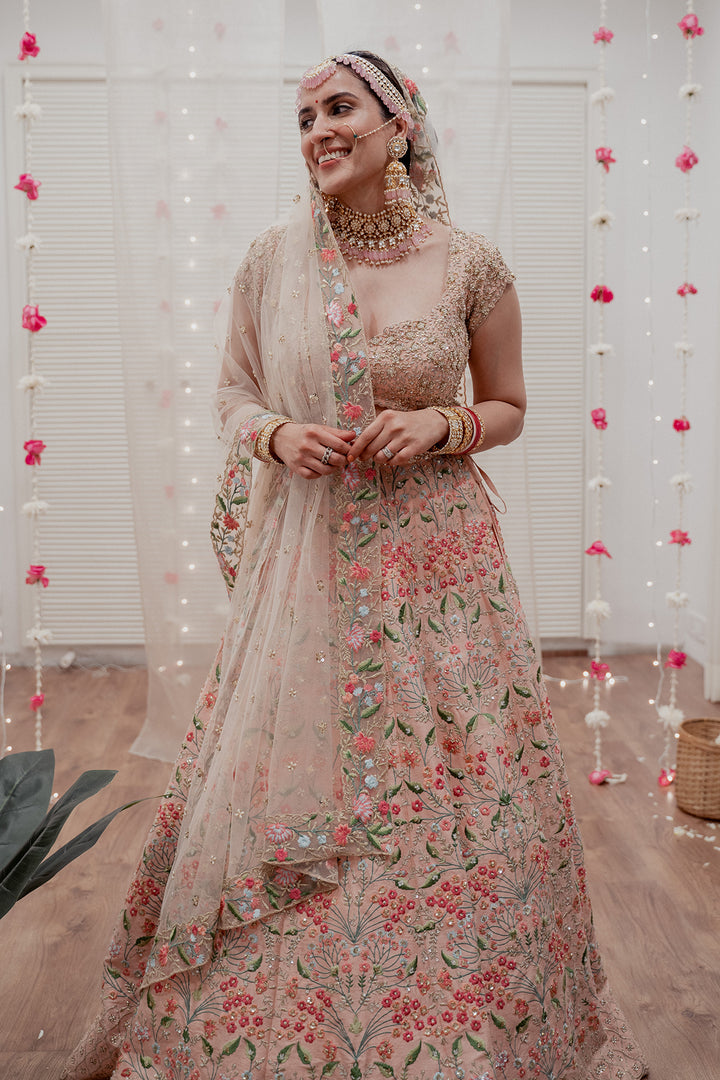 Urmi In Peach Iris