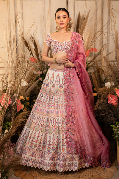 Buy Astha Narang Red Main Material Embellished Lehenga Set Online | Aza  Fashions